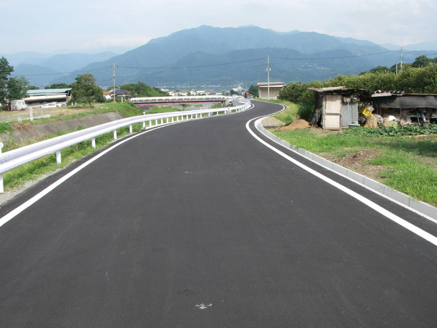 山梨県増穂西部地区　農道９号舗装工事